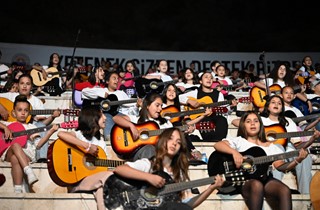 Gemlik’in Genç Sanatçıları, 19 Mayıs’ta Yeteneklerini Sergiledi